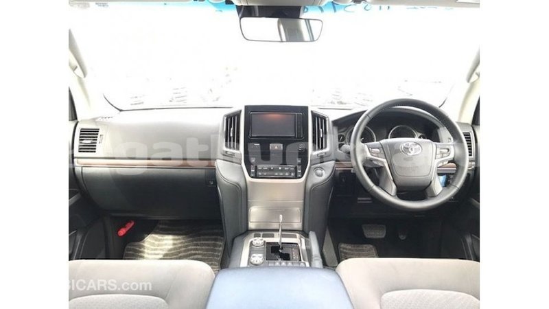 Big with watermark toyota land cruiser baa import dubai 2844