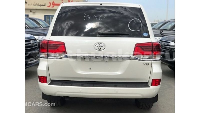 Big with watermark toyota land cruiser baa import dubai 2844