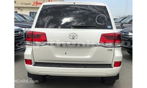Buy Import Toyota Land Cruiser White Car in Import - Dubai in Baa Buy Import Toyota Land Cruiser White Car in Import - Dubai in Baa