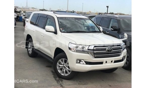 Buy Import Toyota Land Cruiser White Car in Import - Dubai in Baa Buy Import Toyota Land Cruiser White Car in Import - Dubai in Baa