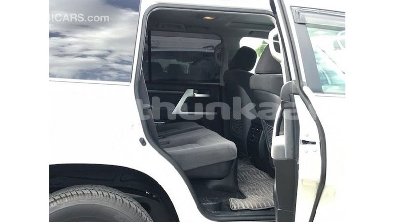 Big with watermark toyota land cruiser baa import dubai 2844