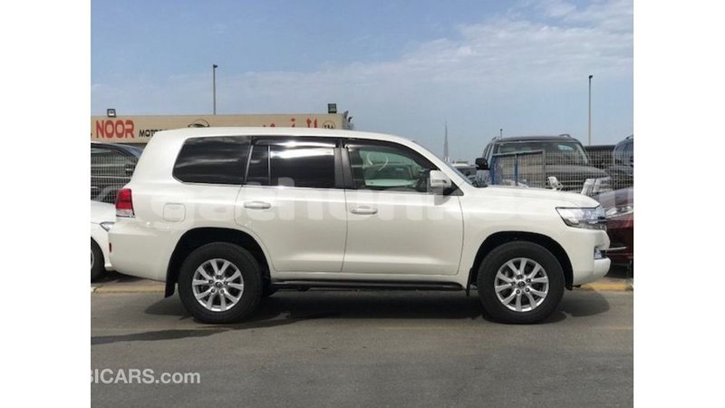 Big with watermark toyota land cruiser baa import dubai 2844