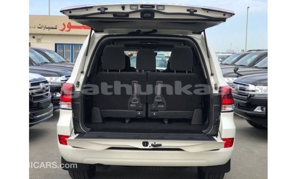 Buy Import Toyota Land Cruiser White Car in Import - Dubai in Baa Buy Import Toyota Land Cruiser White Car in Import - Dubai in Baa
