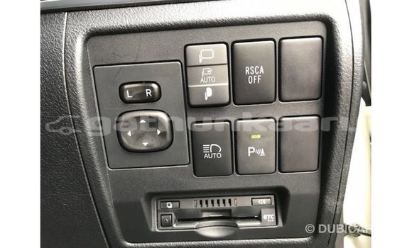Buy Import Toyota Land Cruiser White Car in Import - Dubai in Baa Buy Import Toyota Land Cruiser White Car in Import - Dubai in Baa