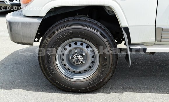 Buy Import Toyota Land Cruiser White Car in Import - Dubai in Baa Buy Import Toyota Land Cruiser White Car in Import - Dubai in Baa