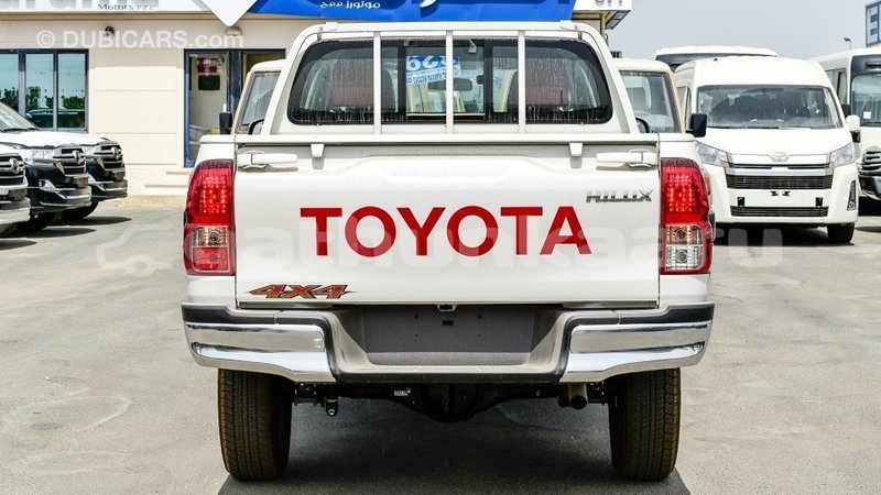Big with watermark toyota hilux baa import dubai 2855