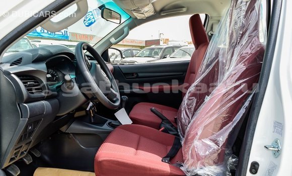 Buy Import Toyota Hilux White Car in Import - Dubai in Baa Buy Import Toyota Hilux White Car in Import - Dubai in Baa