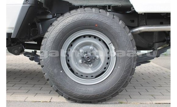 Buy Import Toyota Land Cruiser White Car in Import - Dubai in Baa Buy Import Toyota Land Cruiser White Car in Import - Dubai in Baa