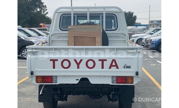 Buy Import Toyota Land Cruiser White Car in Import - Dubai in Baa Buy Import Toyota Land Cruiser White Car in Import - Dubai in Baa