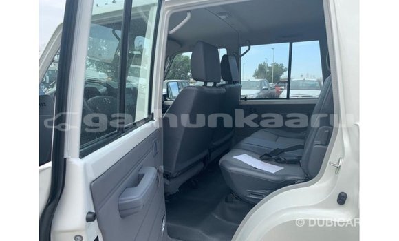 Buy Import Toyota Land Cruiser White Car in Import - Dubai in Baa Buy Import Toyota Land Cruiser White Car in Import - Dubai in Baa