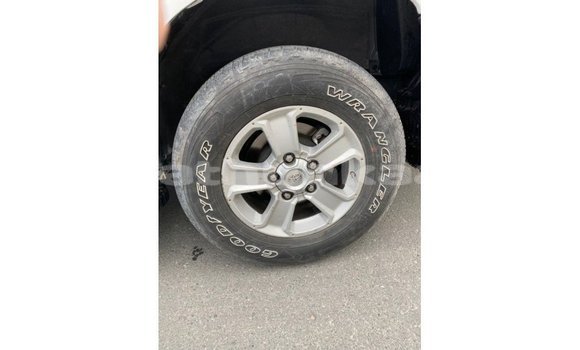 Buy Import Toyota Sequoia White Car in Import - Dubai in Baa Buy Import Toyota Sequoia White Car in Import - Dubai in Baa