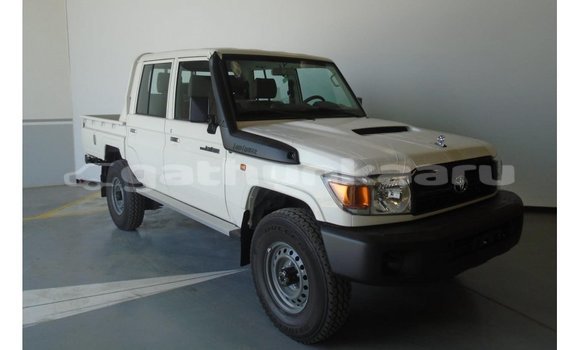 Buy Import Toyota Land Cruiser White Car in Import - Dubai in Baa Buy Import Toyota Land Cruiser White Car in Import - Dubai in Baa