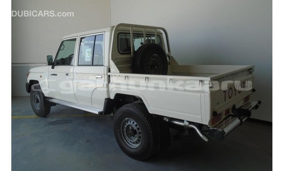 Buy Import Toyota Land Cruiser White Car in Import - Dubai in Baa Buy Import Toyota Land Cruiser White Car in Import - Dubai in Baa