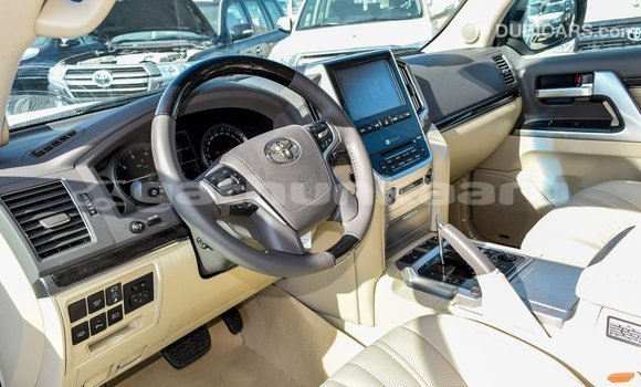 Buy Import Toyota Land Cruiser White Car in Import - Dubai in Baa Buy Import Toyota Land Cruiser White Car in Import - Dubai in Baa