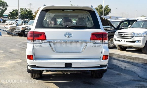 Buy Import Toyota Land Cruiser White Car in Import - Dubai in Baa Buy Import Toyota Land Cruiser White Car in Import - Dubai in Baa