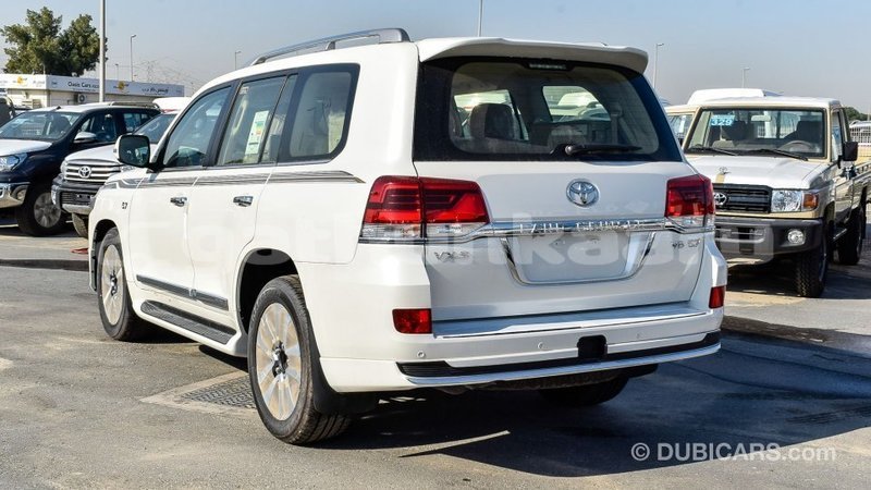 Big with watermark toyota land cruiser baa import dubai 2884