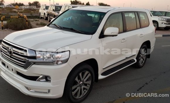Buy Import Toyota Land Cruiser White Car in Import - Dubai in Baa Buy Import Toyota Land Cruiser White Car in Import - Dubai in Baa