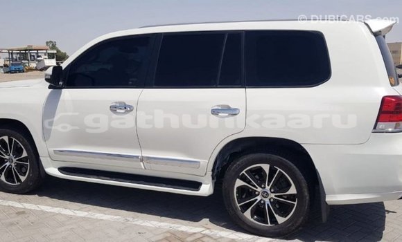 Buy Import Toyota Land Cruiser White Car in Import - Dubai in Baa Buy Import Toyota Land Cruiser White Car in Import - Dubai in Baa