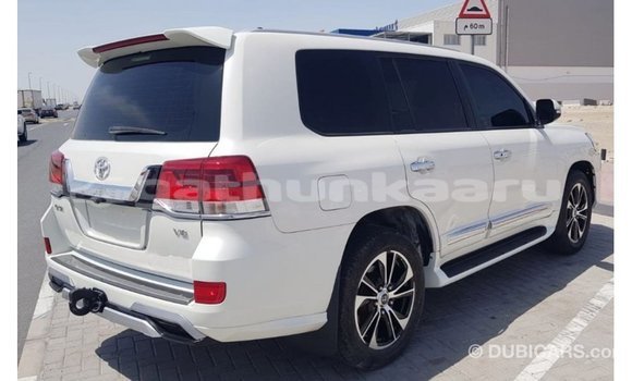 Buy Import Toyota Land Cruiser White Car in Import - Dubai in Baa Buy Import Toyota Land Cruiser White Car in Import - Dubai in Baa