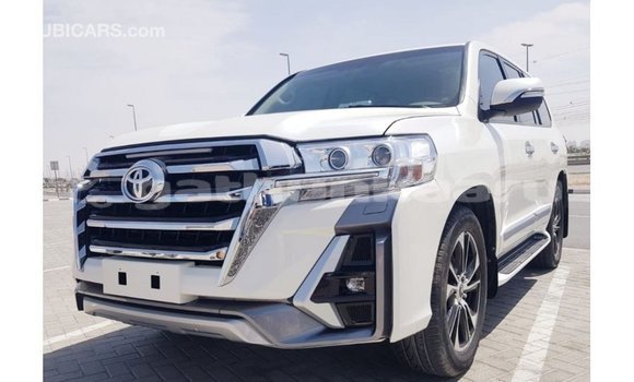 Buy Import Toyota Land Cruiser White Car in Import - Dubai in Baa Buy Import Toyota Land Cruiser White Car in Import - Dubai in Baa