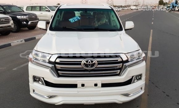 Buy Import Toyota Land Cruiser White Car in Import - Dubai in Baa Buy Import Toyota Land Cruiser White Car in Import - Dubai in Baa