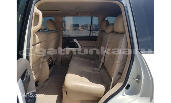 Buy Import Toyota Land Cruiser White Car in Import - Dubai in Baa Buy Import Toyota Land Cruiser White Car in Import - Dubai in Baa