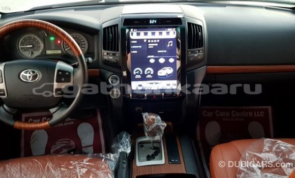 Buy Import Toyota Land Cruiser White Car in Import - Dubai in Baa Buy Import Toyota Land Cruiser White Car in Import - Dubai in Baa
