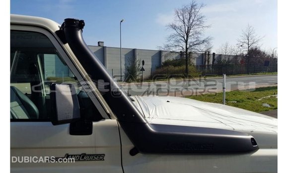 Buy Import Toyota Land Cruiser White Car in Import - Dubai in Baa Buy Import Toyota Land Cruiser White Car in Import - Dubai in Baa