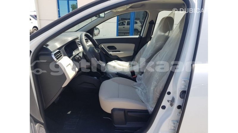 Big with watermark renault 19 baa import dubai 2911