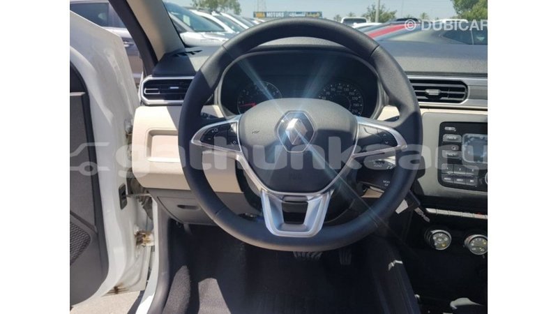 Big with watermark renault 19 baa import dubai 2911