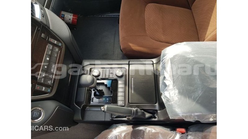 Big with watermark toyota land cruiser baa import dubai 2913