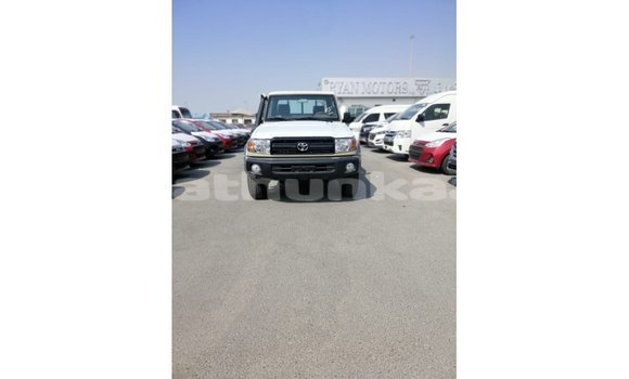 Buy Import Toyota Land Cruiser Beige Car in Import - Dubai in Baa Buy Import Toyota Land Cruiser Beige Car in Import - Dubai in Baa