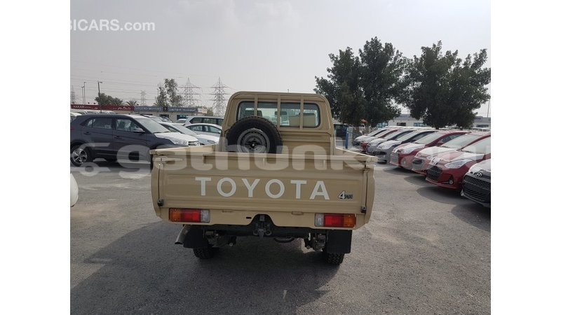 Big with watermark toyota land cruiser baa import dubai 2915