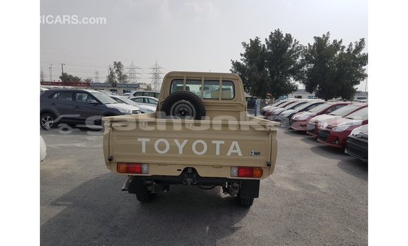 Buy Import Toyota Land Cruiser Beige Car in Import - Dubai in Baa Buy Import Toyota Land Cruiser Beige Car in Import - Dubai in Baa