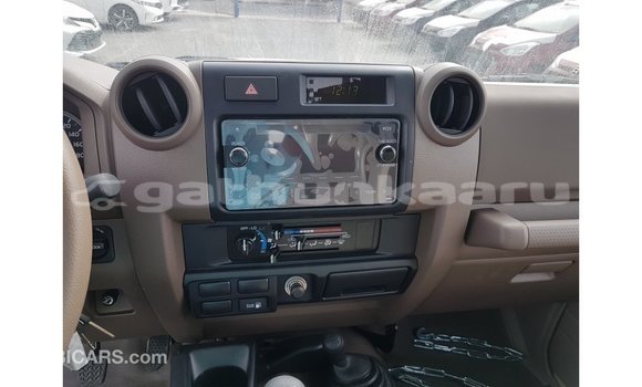 Buy Import Toyota Land Cruiser Beige Car in Import - Dubai in Baa Buy Import Toyota Land Cruiser Beige Car in Import - Dubai in Baa