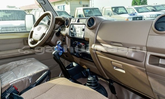 Buy Import Toyota Land Cruiser Beige Car in Import - Dubai in Baa Buy Import Toyota Land Cruiser Beige Car in Import - Dubai in Baa