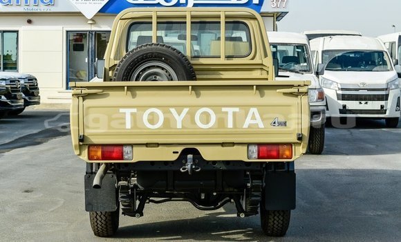 Buy Import Toyota Land Cruiser Beige Car in Import - Dubai in Baa Buy Import Toyota Land Cruiser Beige Car in Import - Dubai in Baa