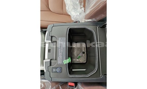 Buy Import Toyota Land Cruiser White Car in Import - Dubai in Baa Buy Import Toyota Land Cruiser White Car in Import - Dubai in Baa