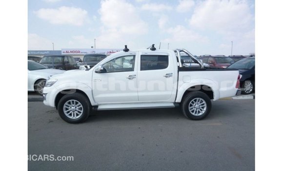 Buy Import Toyota Hilux White Car in Import - Dubai in Baa Buy Import Toyota Hilux White Car in Import - Dubai in Baa
