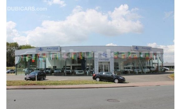 Buy Import Toyota Hilux White Car in Import - Dubai in Baa Buy Import Toyota Hilux White Car in Import - Dubai in Baa