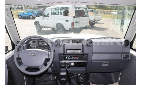 Buy Import Toyota Land Cruiser White Car in Import - Dubai in Baa Buy Import Toyota Land Cruiser White Car in Import - Dubai in Baa