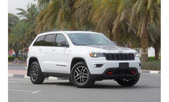 Buy Import Jeep Grand Cherokee White Car in Import - Dubai in Baa