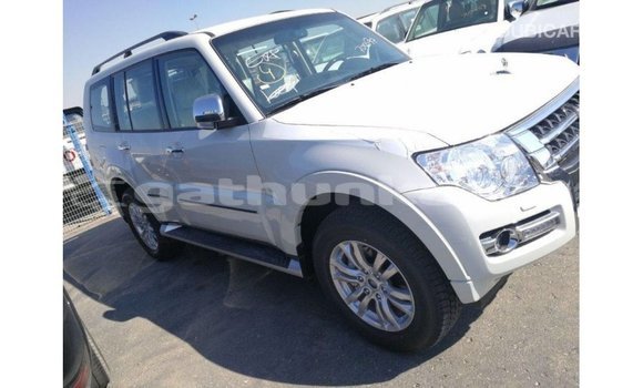 Buy Import Mitsubishi Pajero White Car in Import - Dubai in Baa Buy Import Mitsubishi Pajero White Car in Import - Dubai in Baa