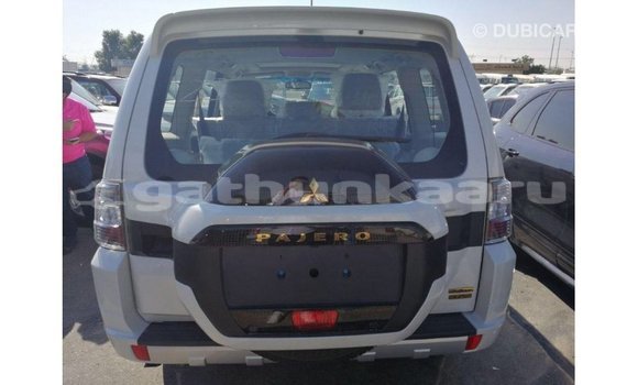 Buy Import Mitsubishi Pajero White Car in Import - Dubai in Baa Buy Import Mitsubishi Pajero White Car in Import - Dubai in Baa