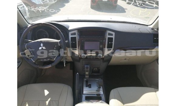 Buy Import Mitsubishi Pajero White Car in Import - Dubai in Baa Buy Import Mitsubishi Pajero White Car in Import - Dubai in Baa
