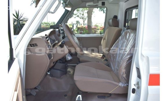 Buy Import Toyota Land Cruiser White Car in Import - Dubai in Baa Buy Import Toyota Land Cruiser White Car in Import - Dubai in Baa