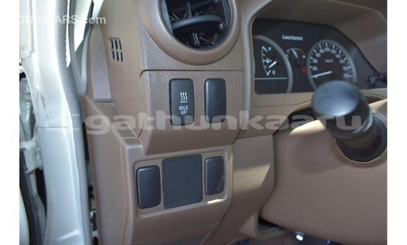 Buy Import Toyota Land Cruiser White Car in Import - Dubai in Baa Buy Import Toyota Land Cruiser White Car in Import - Dubai in Baa