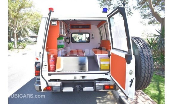 Buy Import Toyota Land Cruiser White Car in Import - Dubai in Baa Buy Import Toyota Land Cruiser White Car in Import - Dubai in Baa