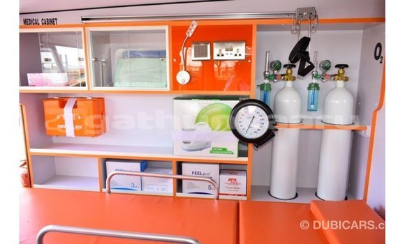 Buy Import Toyota Land Cruiser White Car in Import - Dubai in Baa Buy Import Toyota Land Cruiser White Car in Import - Dubai in Baa