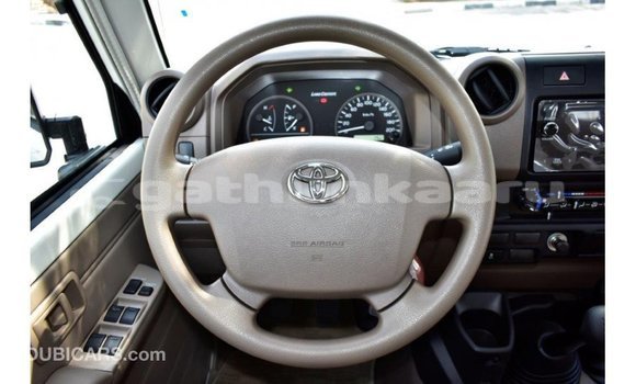 Buy Import Toyota Land Cruiser White Car in Import - Dubai in Baa Buy Import Toyota Land Cruiser White Car in Import - Dubai in Baa